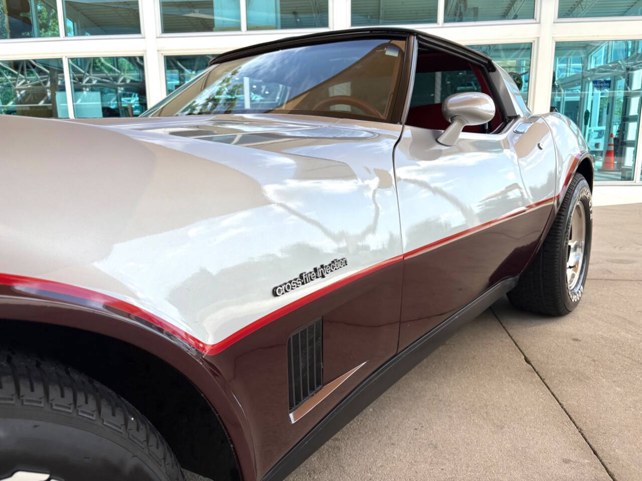 Chevrolet-Corvette-1982-Coupe-10