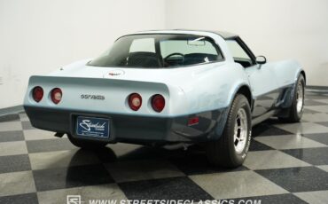 Chevrolet-Corvette-1982-Coupe-11