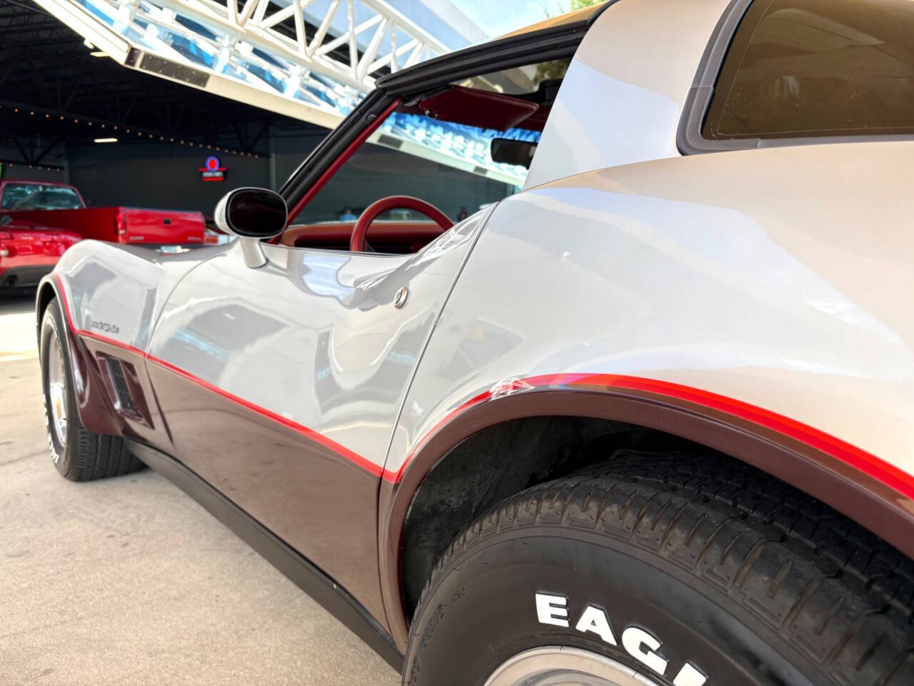 Chevrolet-Corvette-1982-Coupe-11