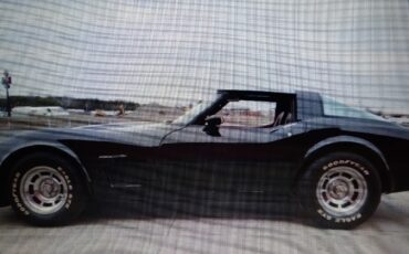 Chevrolet-Corvette-1982-Coupe-12