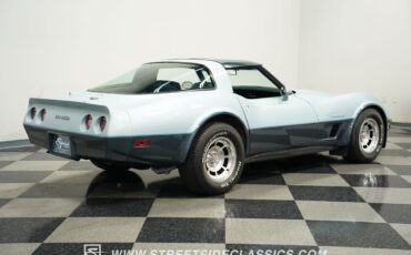Chevrolet-Corvette-1982-Coupe-12