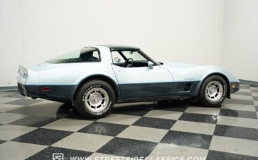 Chevrolet-Corvette-1982-Coupe-13