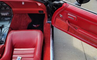 Chevrolet-Corvette-1982-Coupe-15
