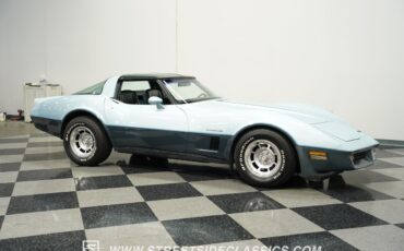 Chevrolet-Corvette-1982-Coupe-15
