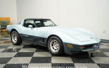 Chevrolet-Corvette-1982-Coupe-16