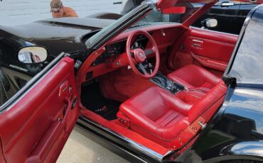 Chevrolet-Corvette-1982-Coupe-17