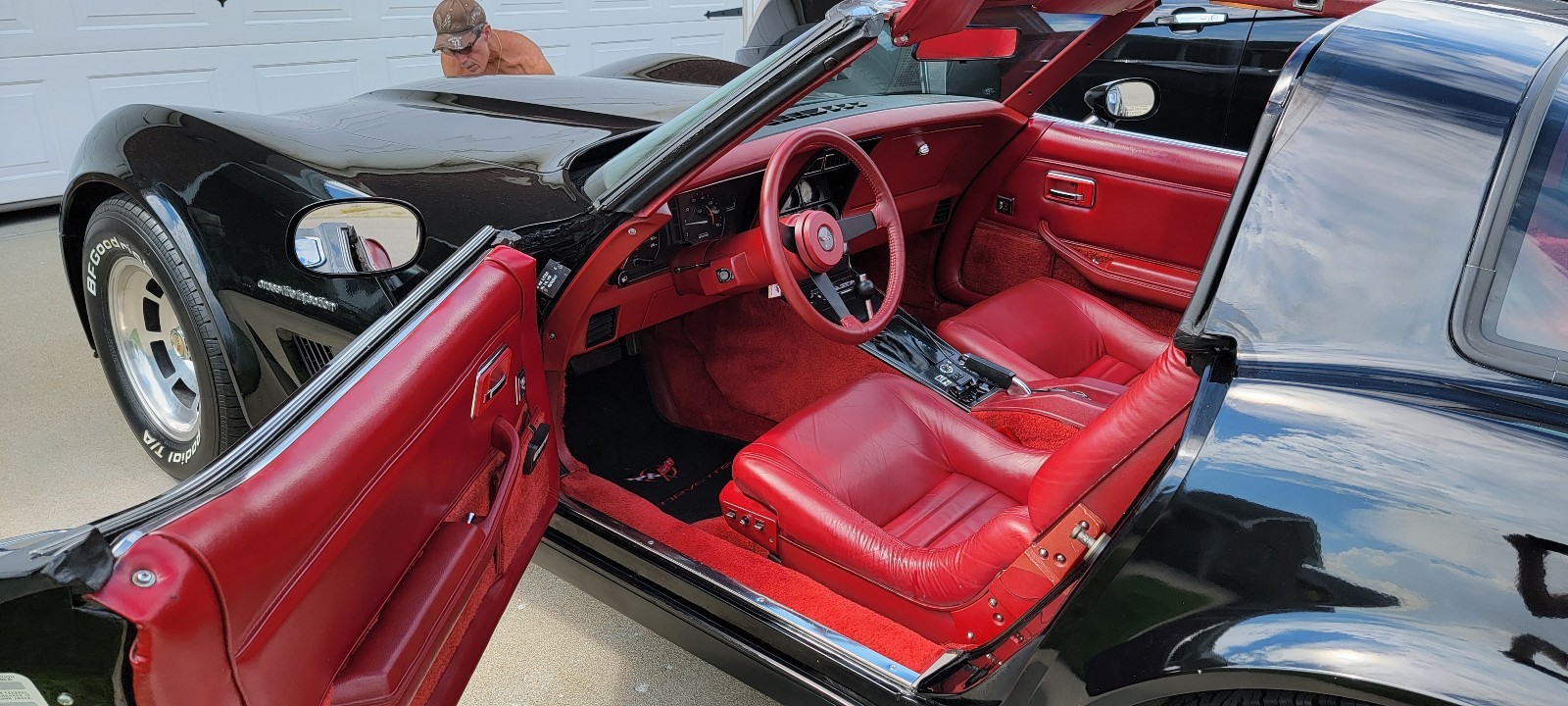 Chevrolet-Corvette-1982-Coupe-17