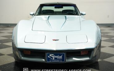 Chevrolet-Corvette-1982-Coupe-17