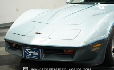 Chevrolet-Corvette-1982-Coupe-18