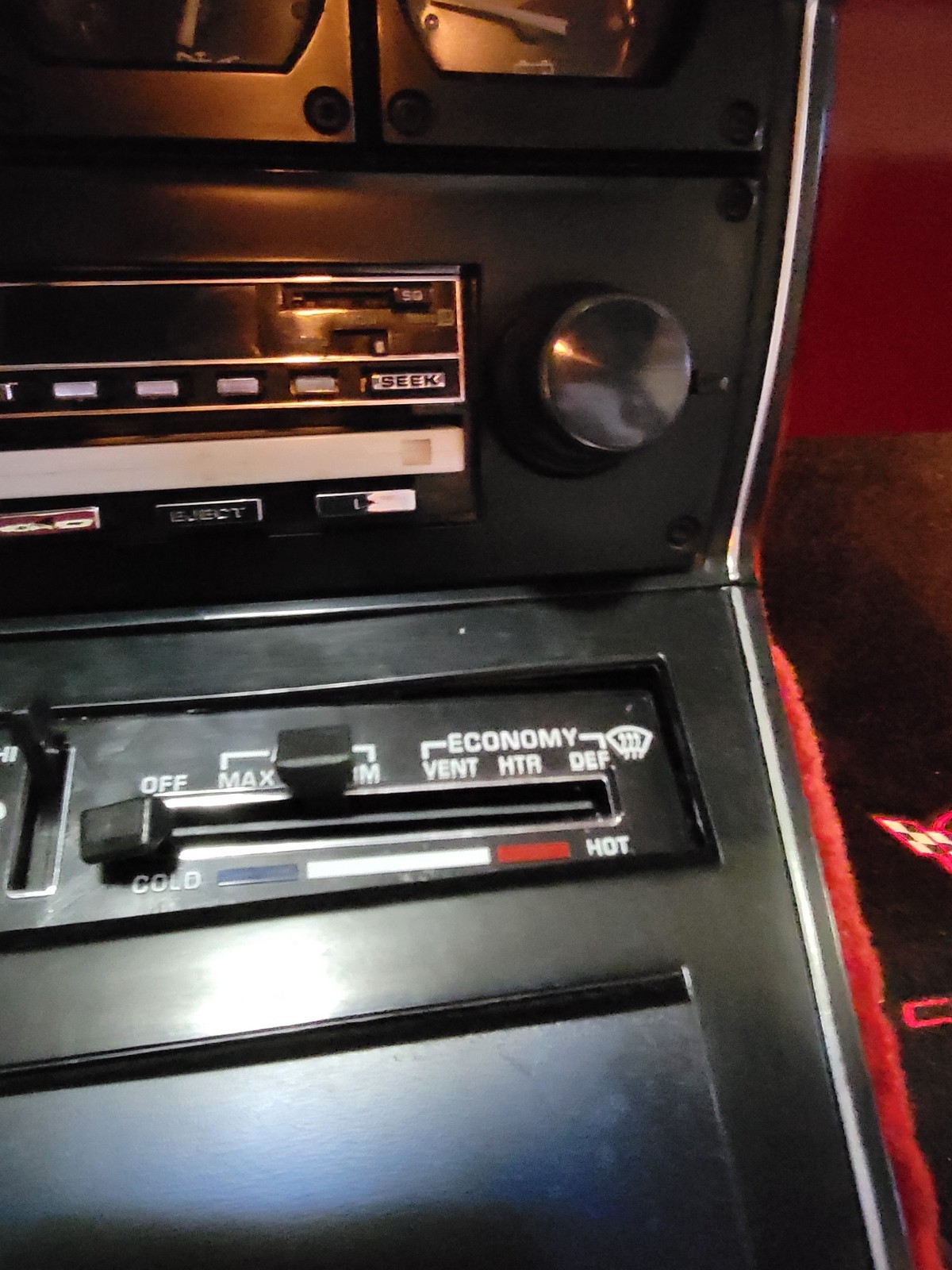 Chevrolet-Corvette-1982-Coupe-19