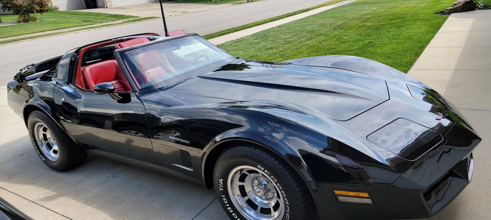 Chevrolet-Corvette-1982-Coupe-2