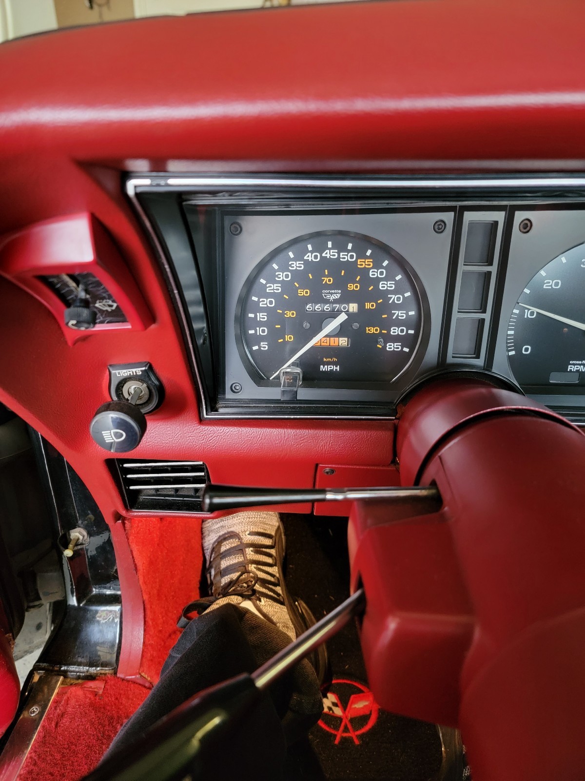 Chevrolet-Corvette-1982-Coupe-20