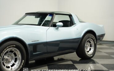 Chevrolet-Corvette-1982-Coupe-21