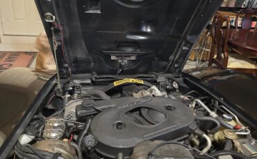 Chevrolet-Corvette-1982-Coupe-23