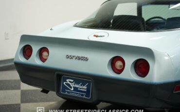 Chevrolet-Corvette-1982-Coupe-25