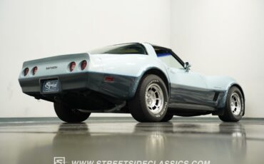 Chevrolet-Corvette-1982-Coupe-26