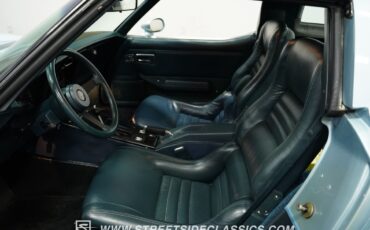 Chevrolet-Corvette-1982-Coupe-37