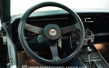 Chevrolet-Corvette-1982-Coupe-38