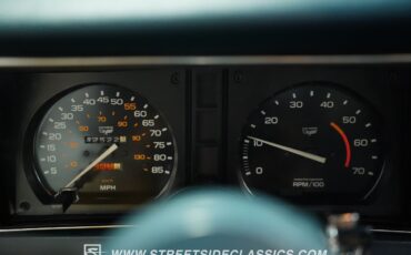 Chevrolet-Corvette-1982-Coupe-39