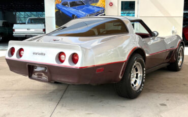 Chevrolet-Corvette-1982-Coupe-4