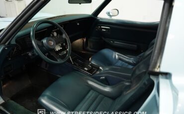 Chevrolet-Corvette-1982-Coupe-4