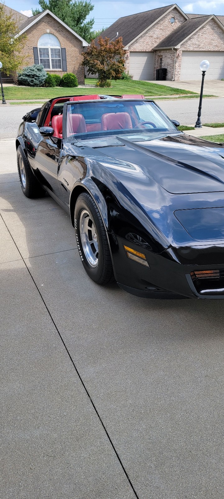 Chevrolet-Corvette-1982-Coupe-6