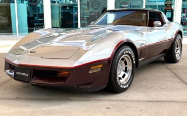 Chevrolet-Corvette-1982-Coupe-8