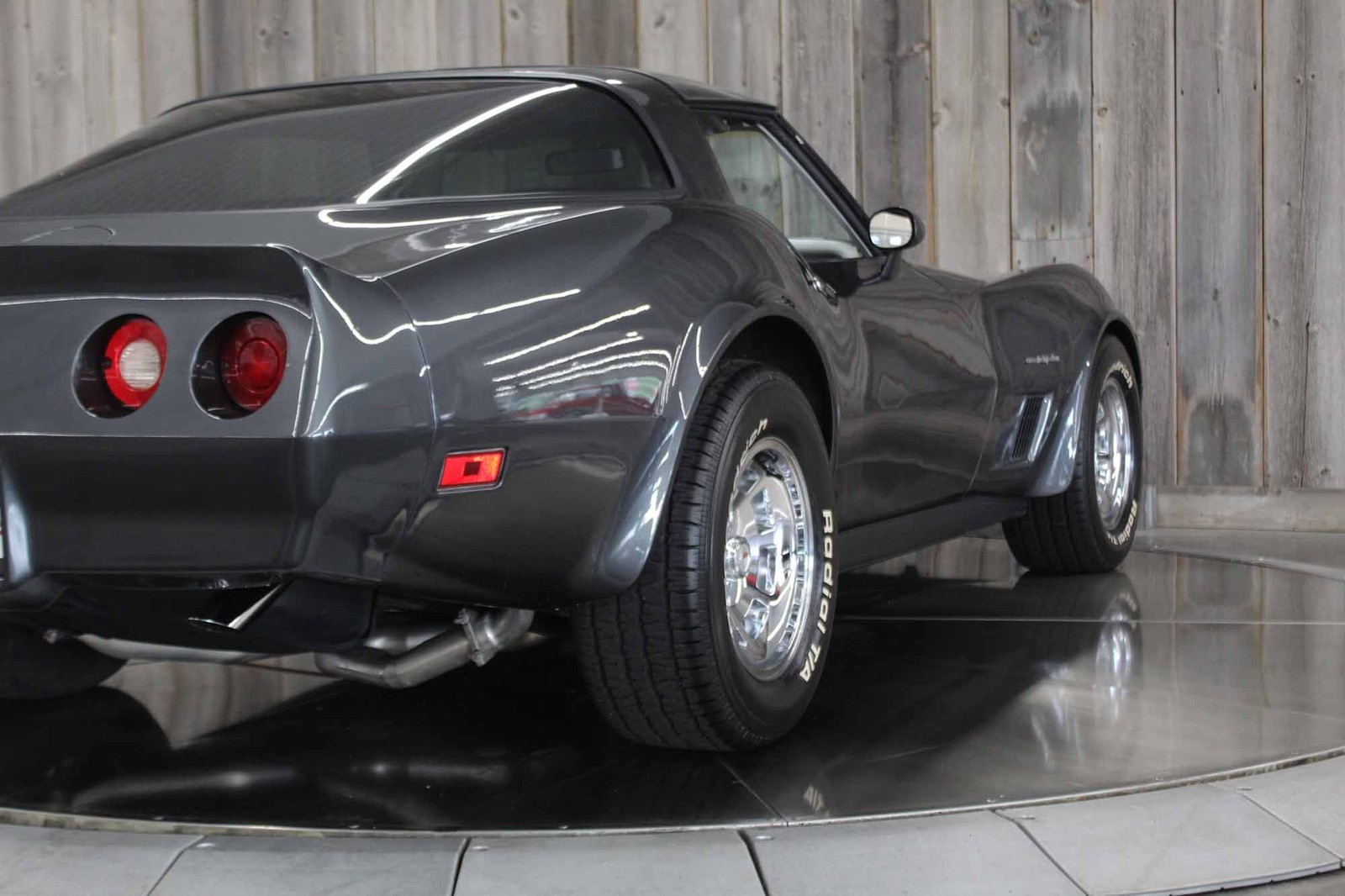 Chevrolet-Corvette-1982-LOW-MILES-11
