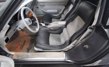 Chevrolet-Corvette-1982-LOW-MILES-22