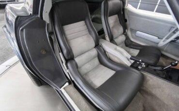 Chevrolet-Corvette-1982-LOW-MILES-25