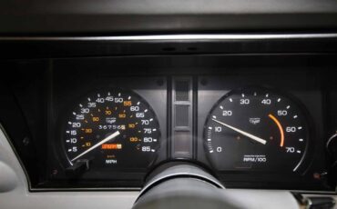 Chevrolet-Corvette-1982-LOW-MILES-26