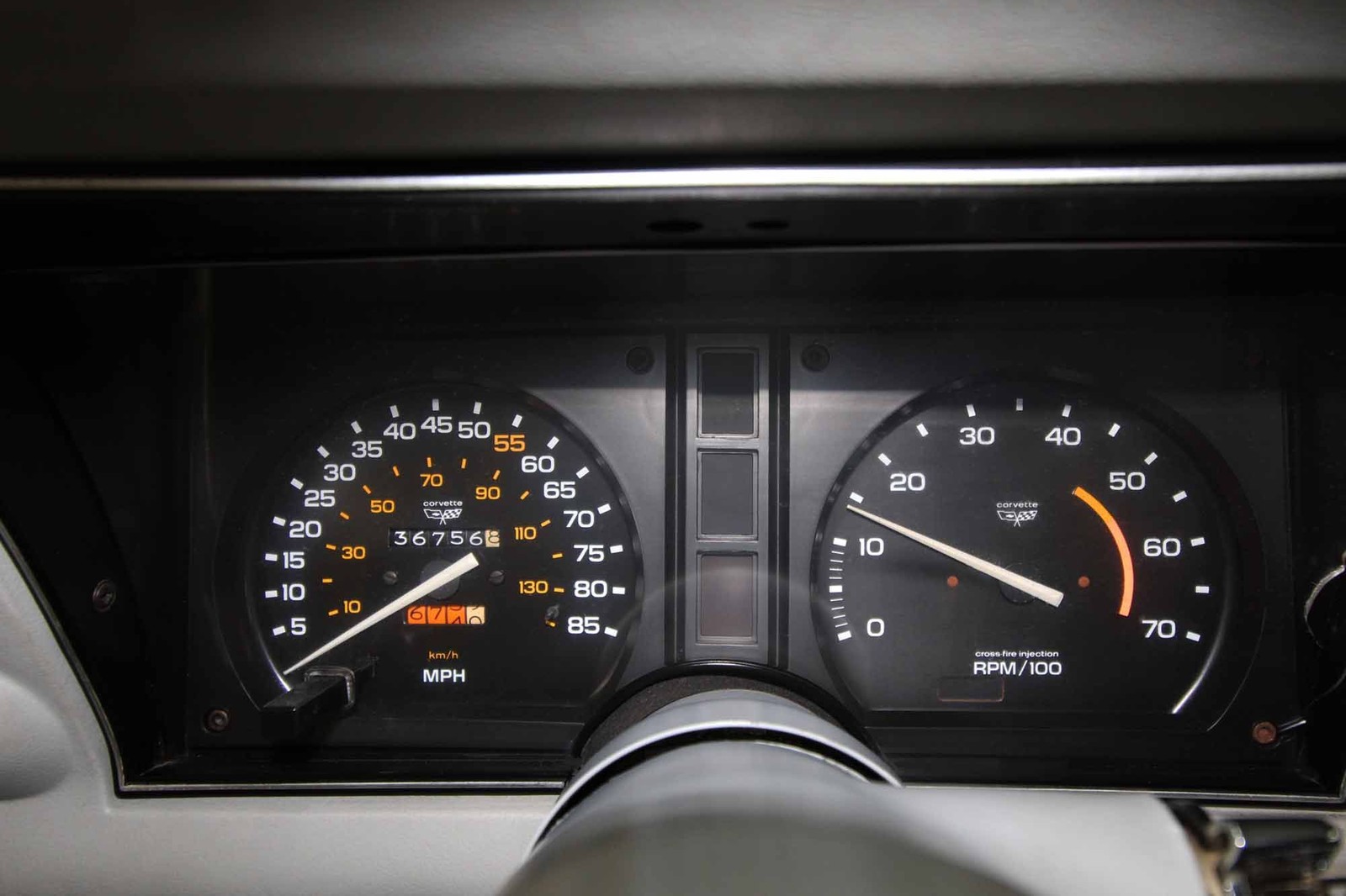 Chevrolet-Corvette-1982-LOW-MILES-26