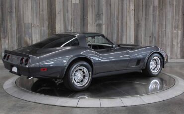 Chevrolet-Corvette-1982-LOW-MILES-3