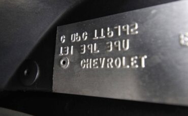 Chevrolet-Corvette-1982-LOW-MILES-30