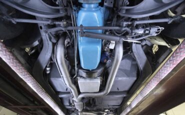 Chevrolet-Corvette-1982-LOW-MILES-37
