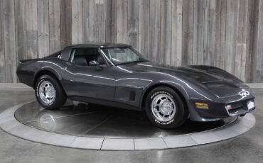 Chevrolet-Corvette-1982-LOW-MILES-5