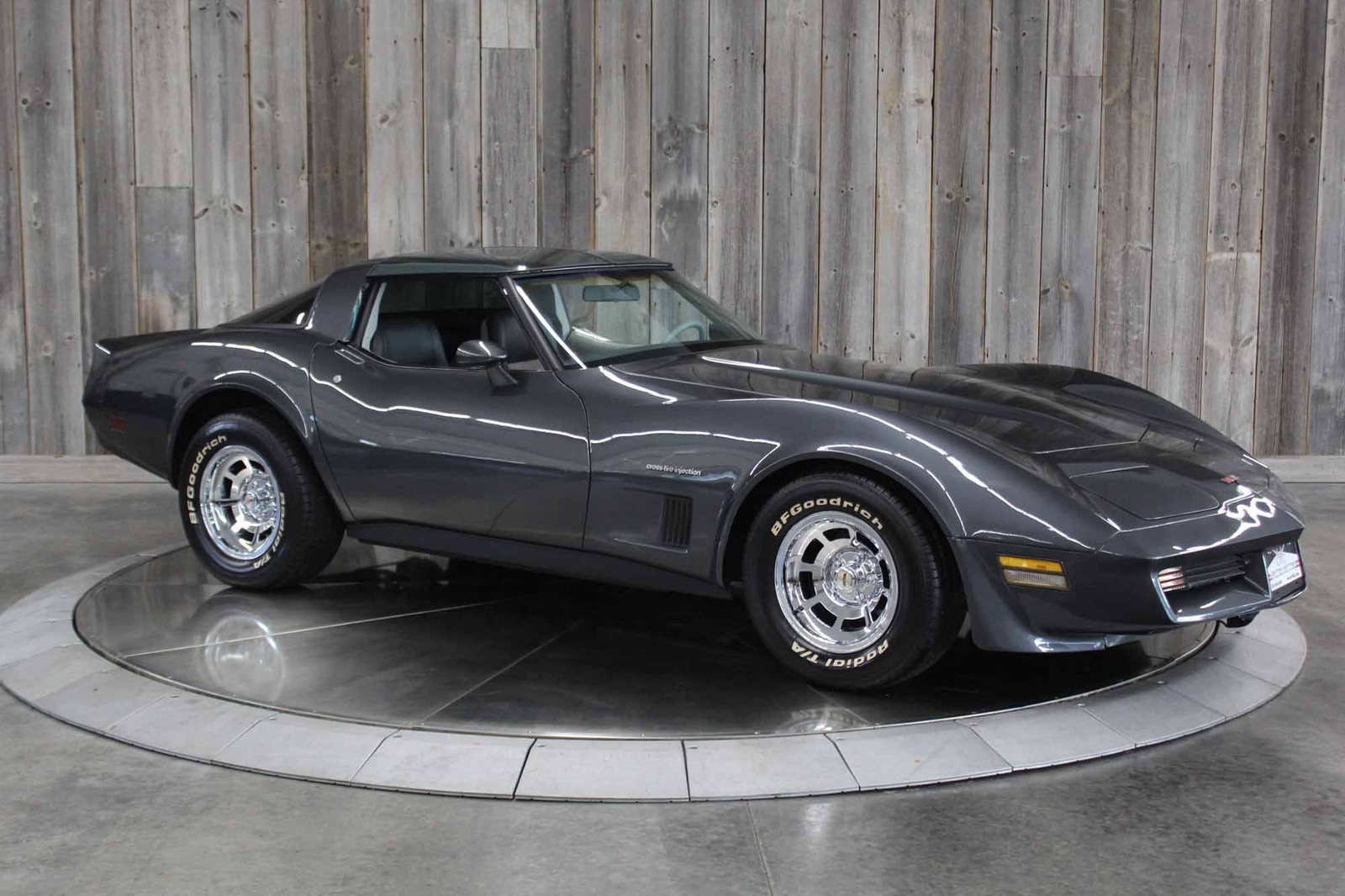 Chevrolet-Corvette-1982-LOW-MILES-5