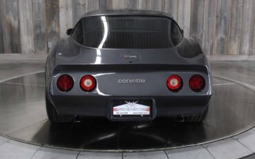 Chevrolet-Corvette-1982-LOW-MILES-7