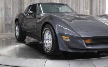 Chevrolet-Corvette-1982-LOW-MILES-8