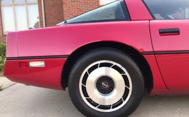 Chevrolet-Corvette-1984-Hatchback-1