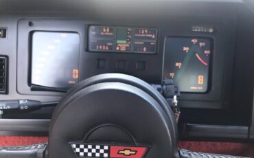 Chevrolet-Corvette-1984-Hatchback-10
