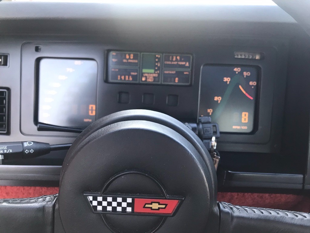 Chevrolet-Corvette-1984-Hatchback-10