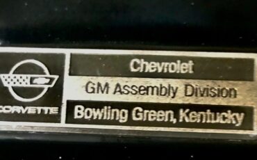 Chevrolet-Corvette-1984-Hatchback-12