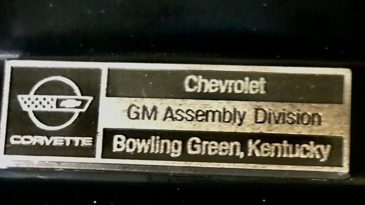Chevrolet-Corvette-1984-Hatchback-12