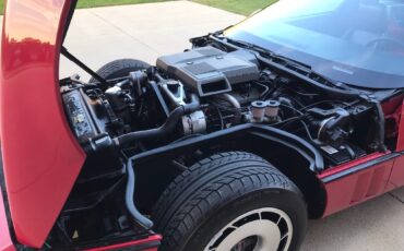Chevrolet-Corvette-1984-Hatchback-3