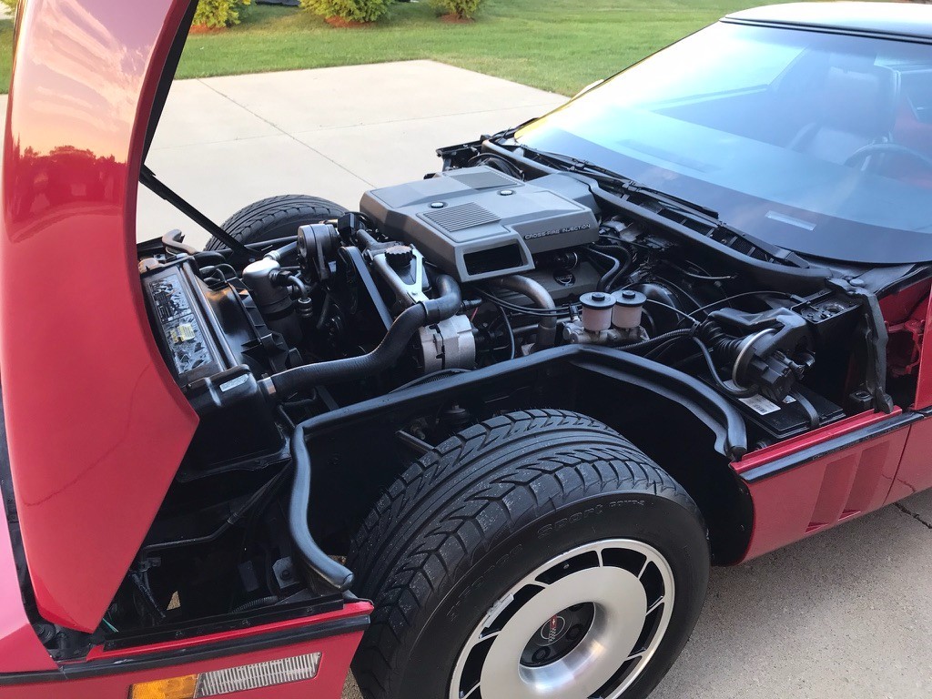 Chevrolet-Corvette-1984-Hatchback-3