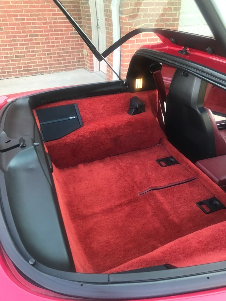 Chevrolet-Corvette-1984-Hatchback-9