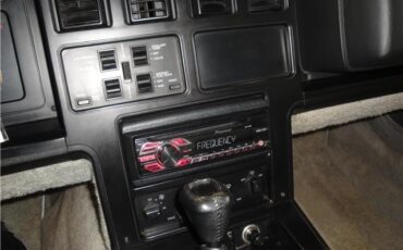 Chevrolet-Corvette-1985-11