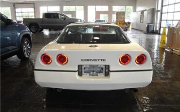 Chevrolet-Corvette-1985-2