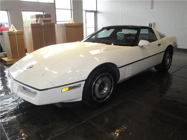Chevrolet-Corvette-1985